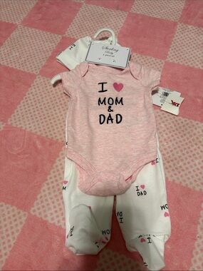 Sterling Baby Pink "I ♥ Mom & Dad" One-Piece Bodysuit Set